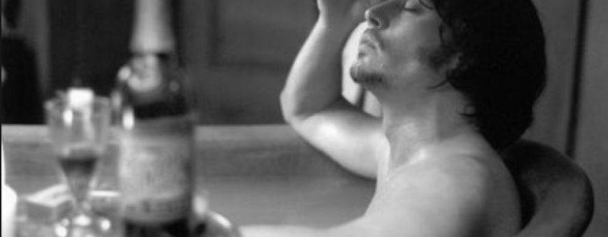 Jonny Depp gasta 30 mil dólares por mês em vinho